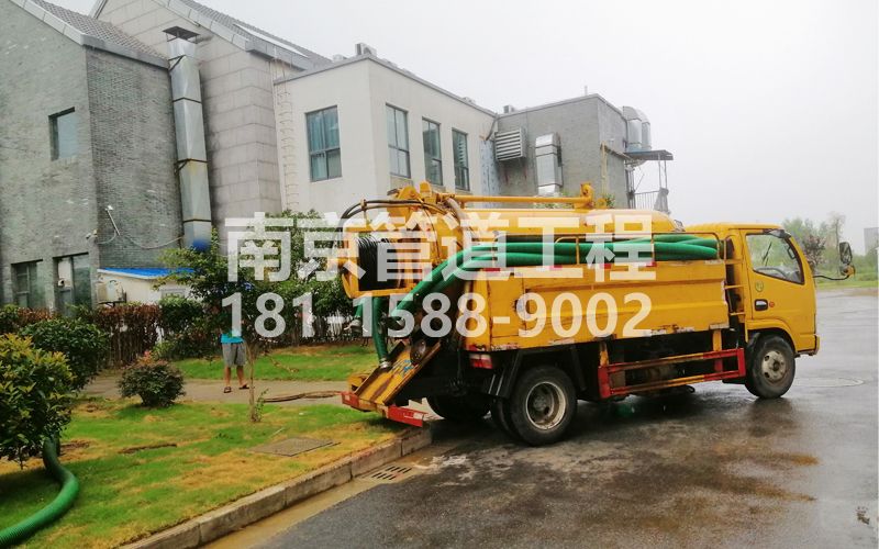 246晓庄村小区化粪池清理
