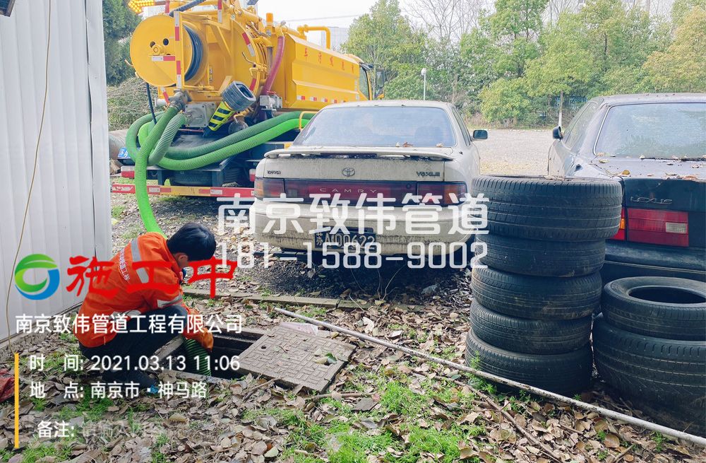 321晓庄村工厂清掏化粪池